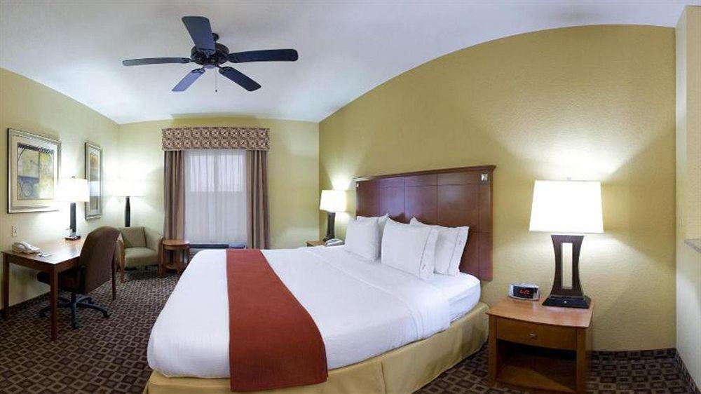 Holiday Inn Express Mccomb By Ihg Bagian luar foto