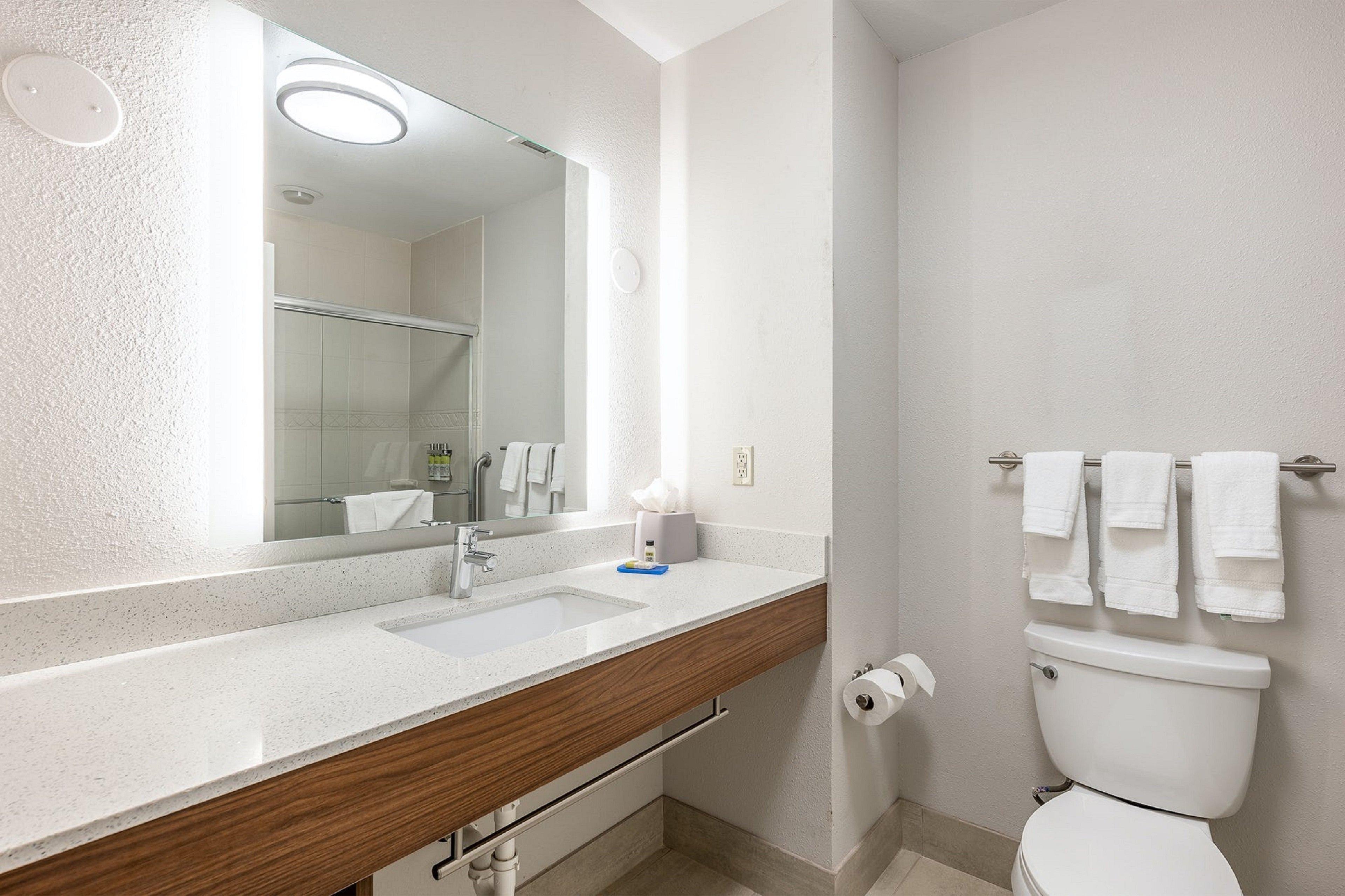 Holiday Inn Express Mccomb By Ihg Bagian luar foto