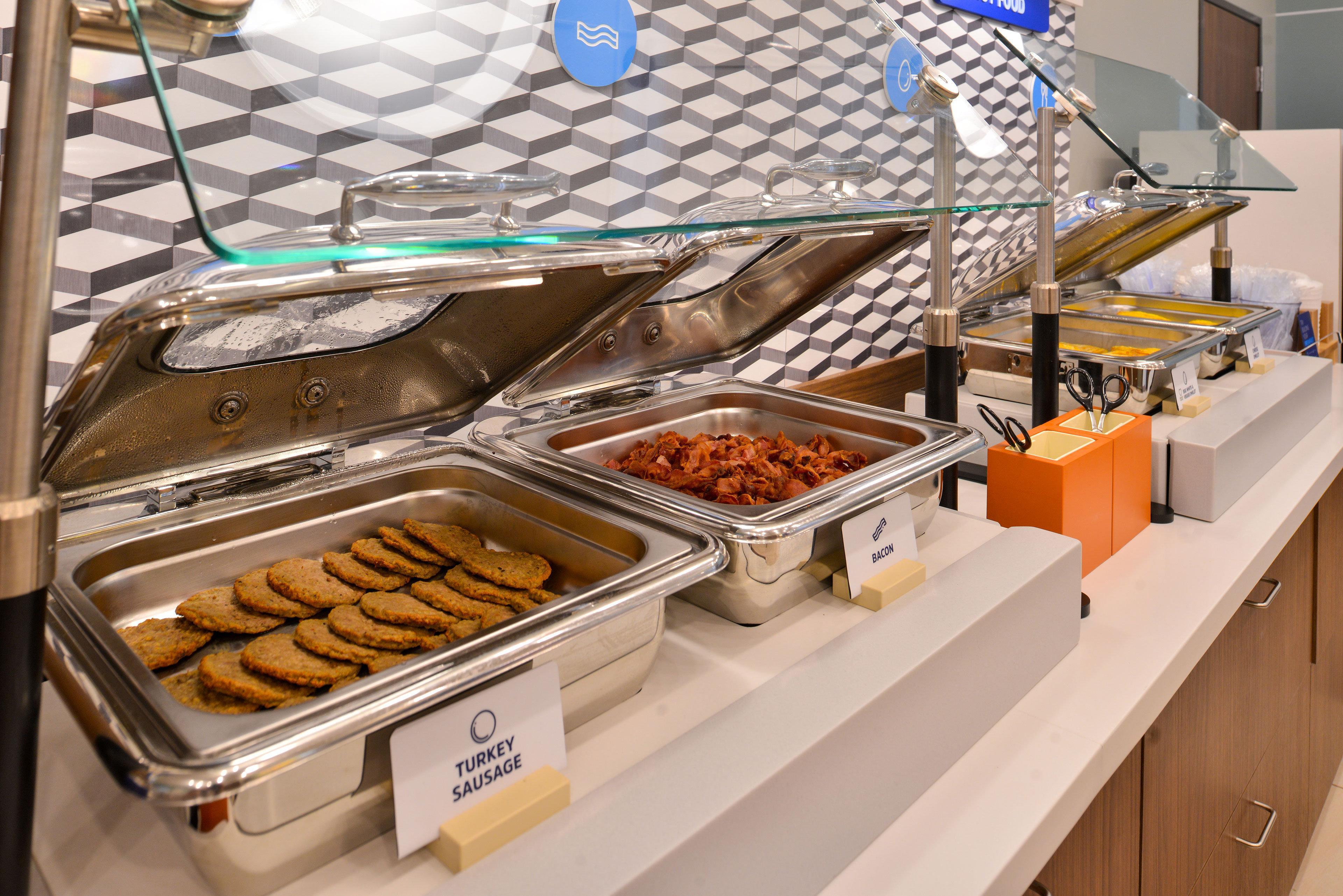 Holiday Inn Express Mccomb By Ihg Bagian luar foto