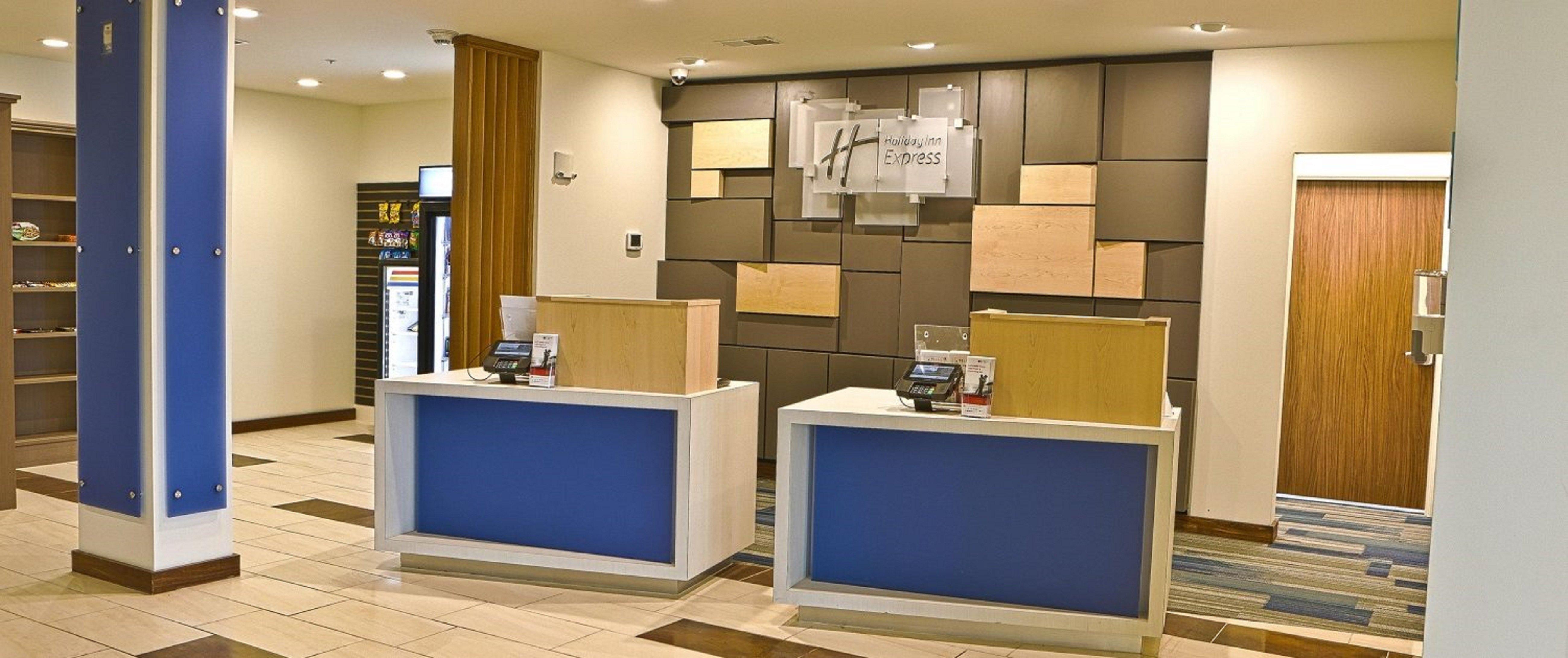 Holiday Inn Express Mccomb By Ihg Bagian luar foto