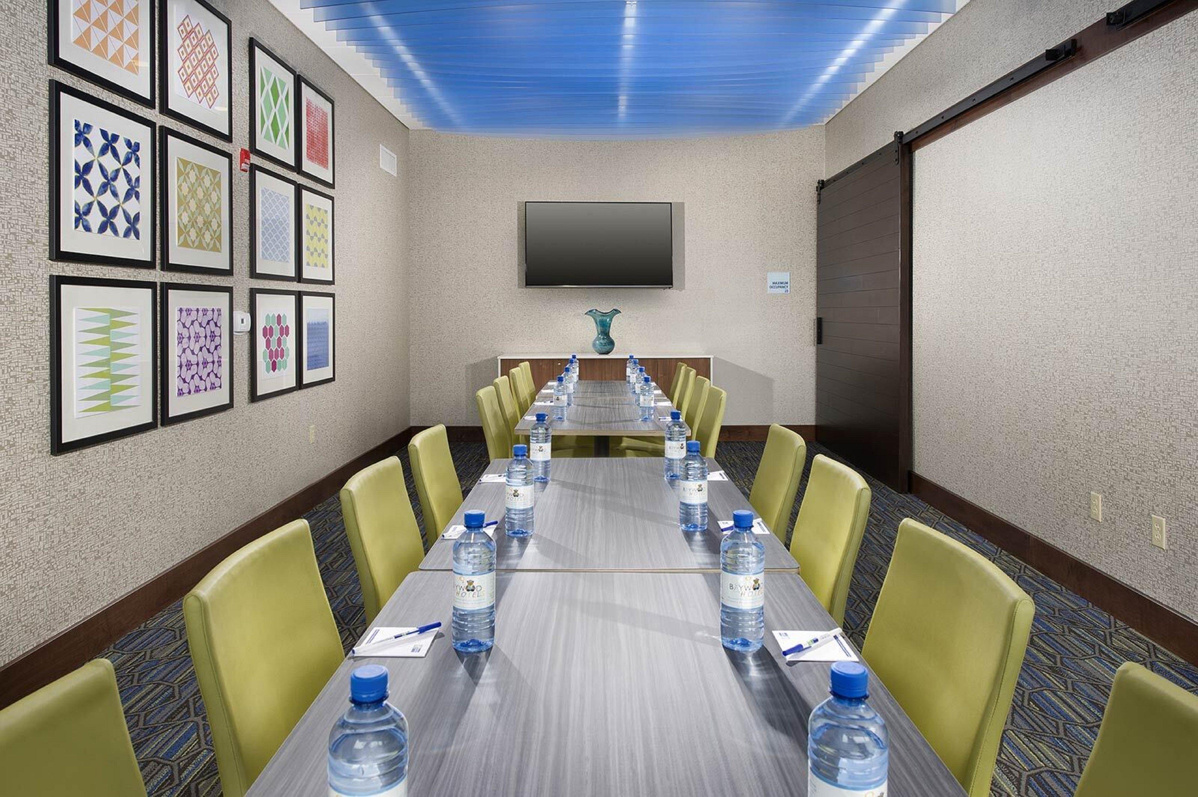 Holiday Inn Express Mccomb By Ihg Bagian luar foto