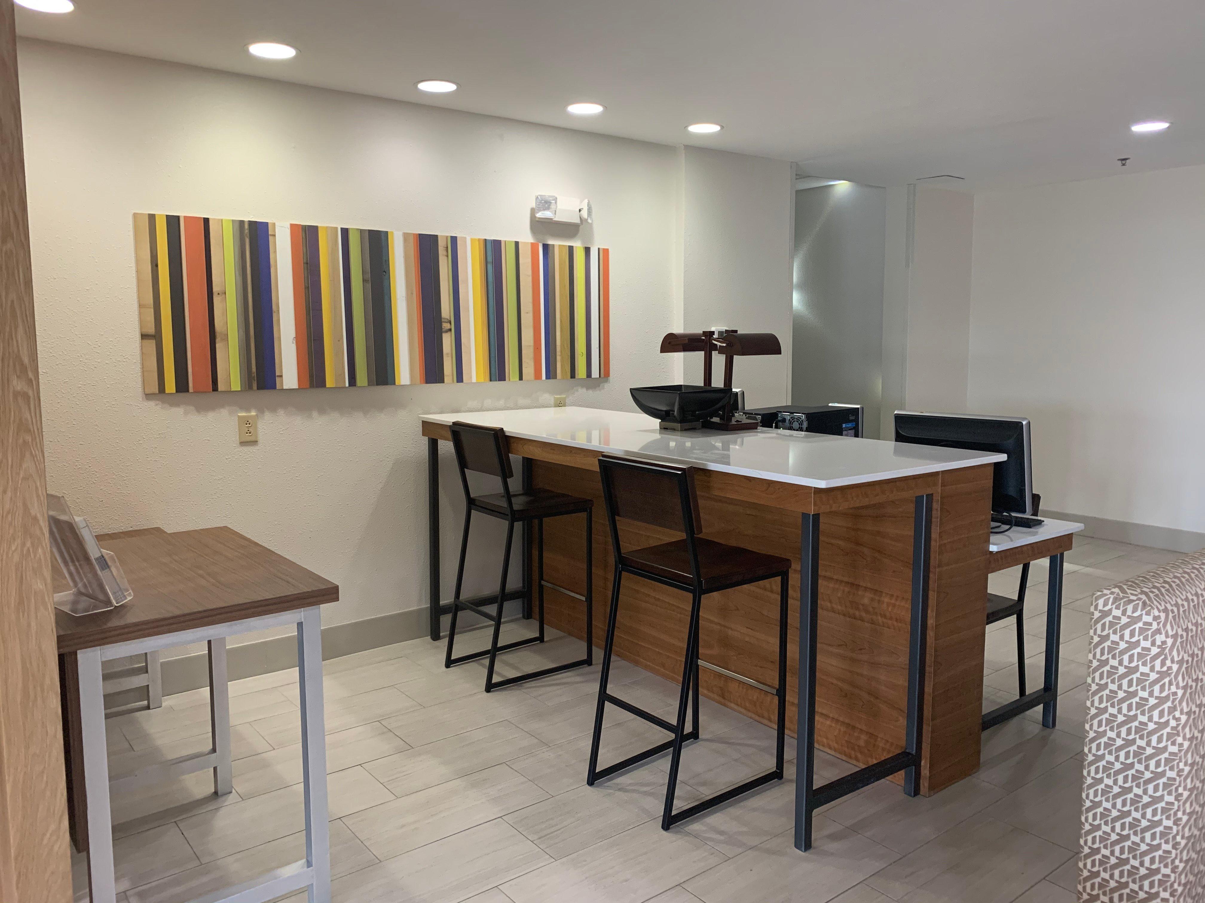 Holiday Inn Express Mccomb By Ihg Bagian luar foto